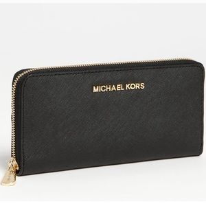 Michael Kors Zip Around Wallet